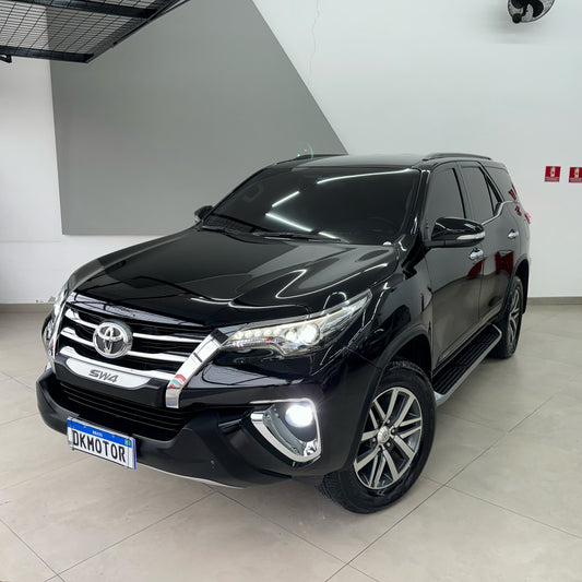 Toyota Hilux SW4 2.8 Srx 4x4 16v Turbo Intercooler diesel automático