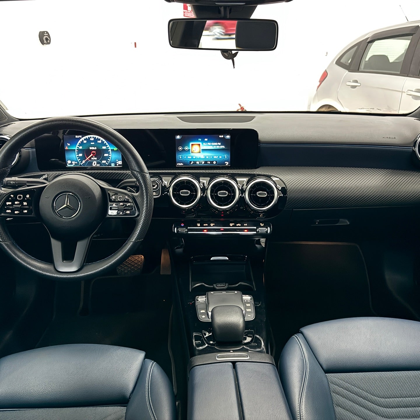 Mercedes- Benz A200