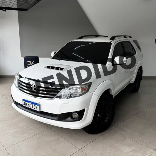 Toyota Hilux 3.0 Srv 4x4 16v Turbo Intercooler Diesel 4P automático